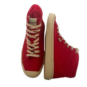 Cariuma Hightop Sneakers Unisex Men’s 8.5/Women’s 10 Red